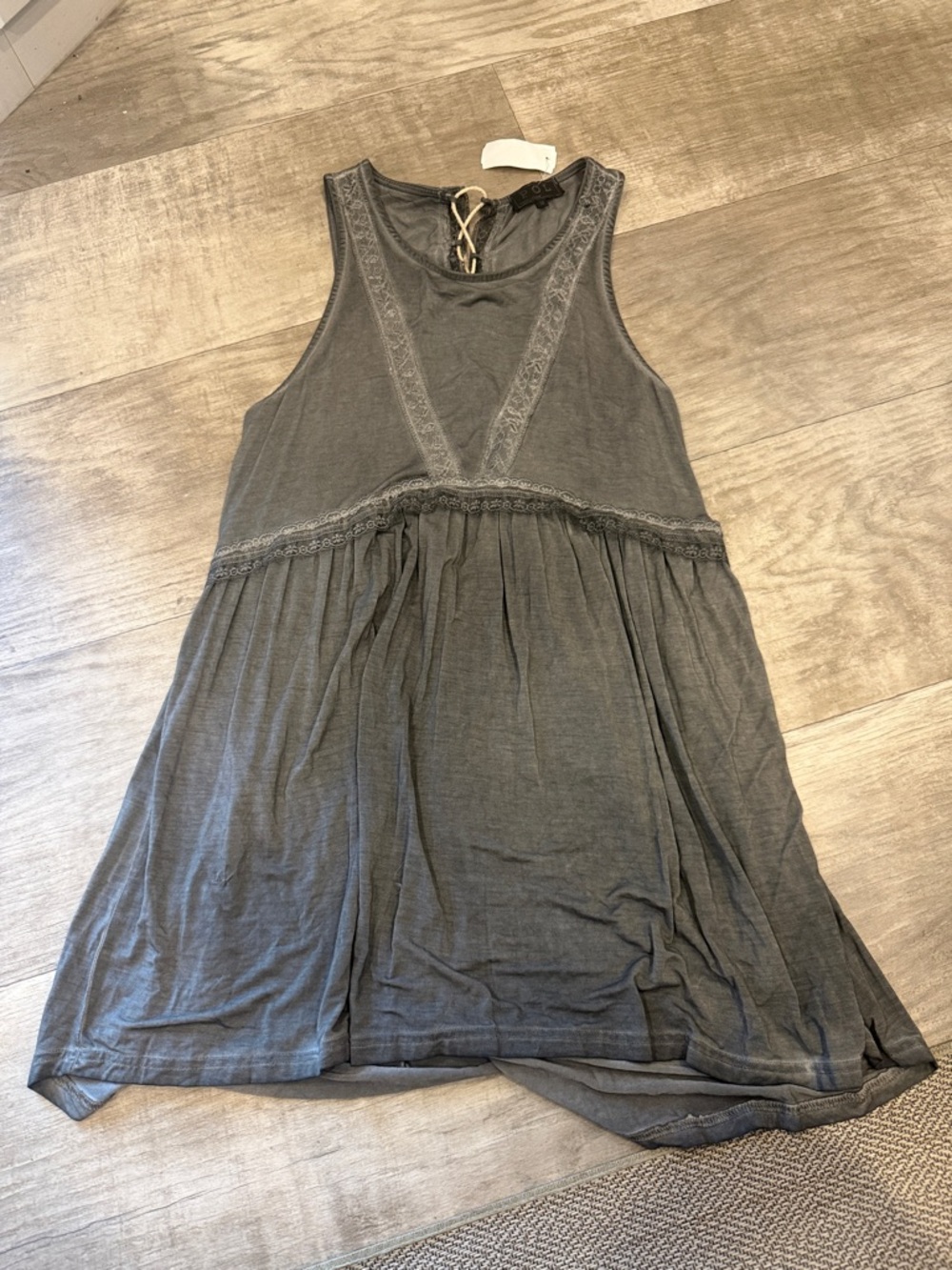 POL Gray Sleeveless Lace-Trim Tunic
